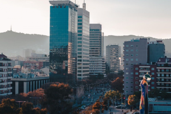 相比于傳統(tǒng)的建筑，智能建筑有以下幾方面的顯著優(yōu)勢！