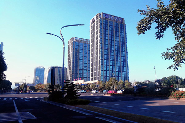 樓宇智能化專業(yè)化、系統(tǒng)化、節(jié)能化特點！(圖1)