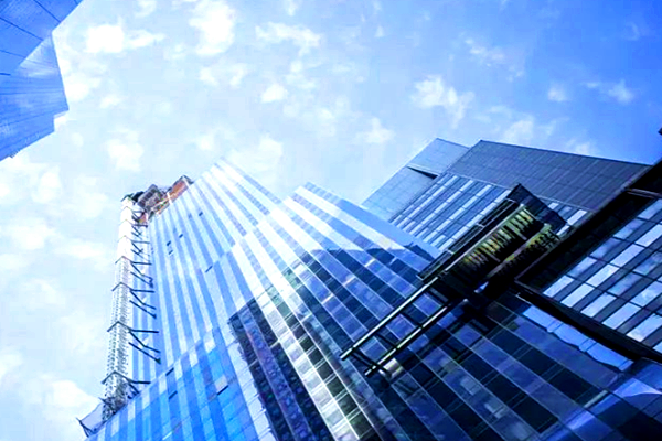 園區(qū)樓宇智能化系統(tǒng)解決方案！ 目前園區(qū)樓宇智能化系統(tǒng)建設(shè)主要著力于消防系統(tǒng)、配電系統(tǒng)、安防系統(tǒng)、綜合布線系統(tǒng)等基礎(chǔ)設(shè)施，以及車位管理系統(tǒng)、門禁系統(tǒng)、物業(yè)收費(fèi)系統(tǒng)、多表收費(fèi)系統(tǒng)等方面，并集中在基本的監(jiān)測(圖1)